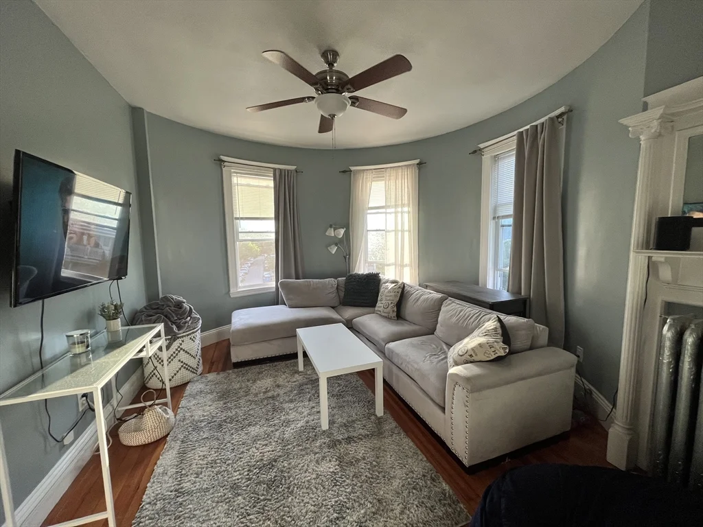 3 bed, 1 bath apartment for rent at 22 Pleasant St Unit 1, Dorchester