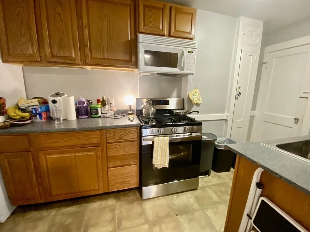 2 bed, 1 bath apartment for rent at 22 Potomac St Unit 1, West Roxbury — photo 11 of 27