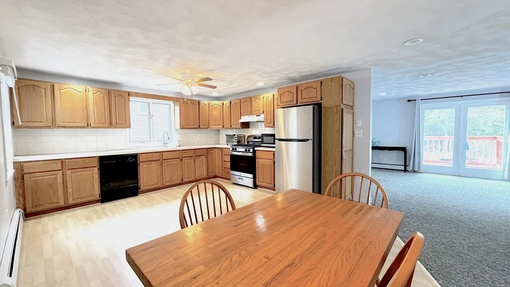 2 bed, 1 bath apartment for rent at 22 Purchase St Unit 0, Danvers — photo 5 of 12