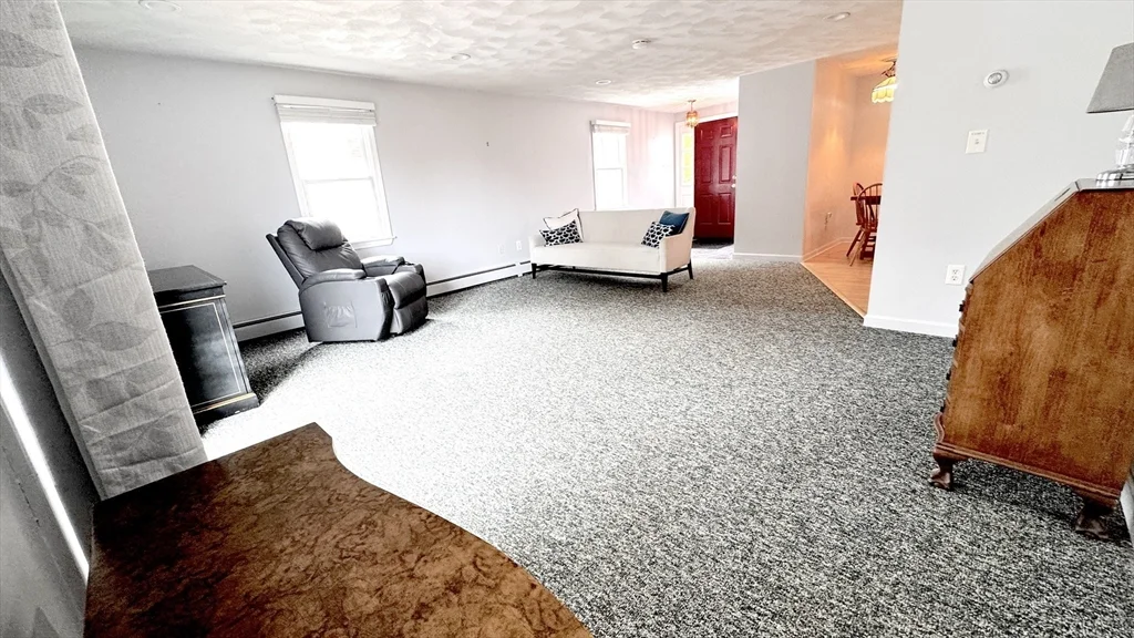 2 bed, 1 bath apartment for rent at 22 Purchase St Unit 0, Danvers — photo 2 of 12