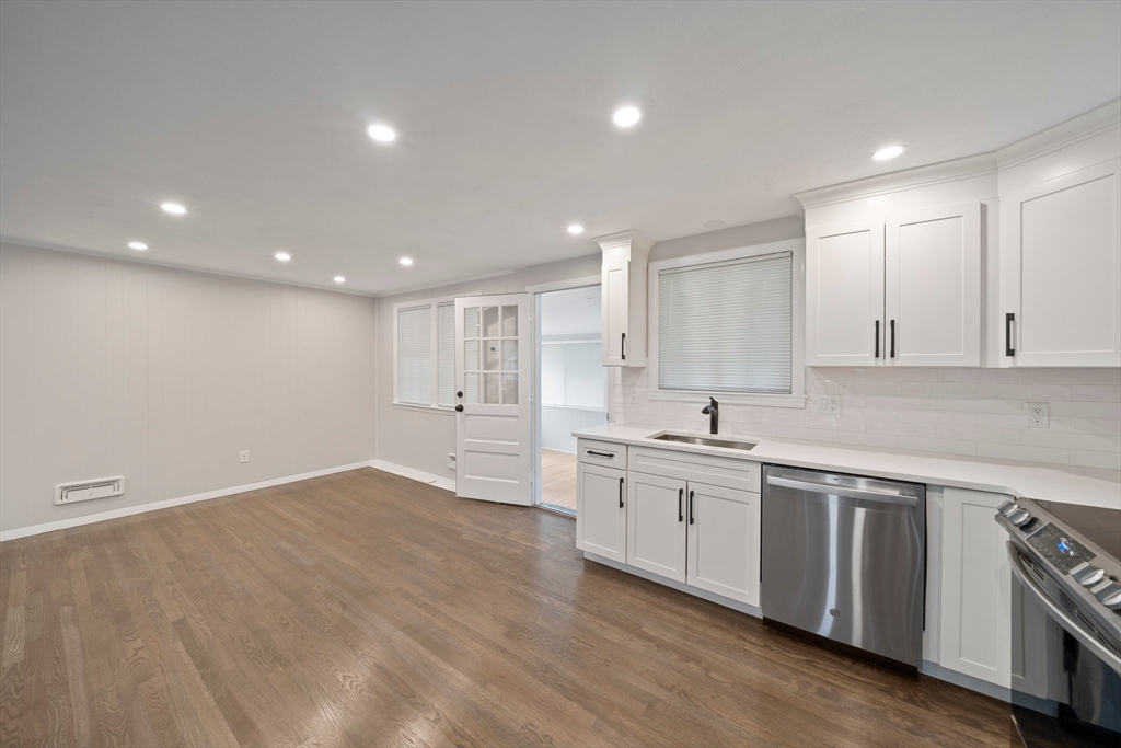 3 bed, 1 bath apartment for rent at 22 Redman Rd Unit 22, Canton — photo 6 of 22