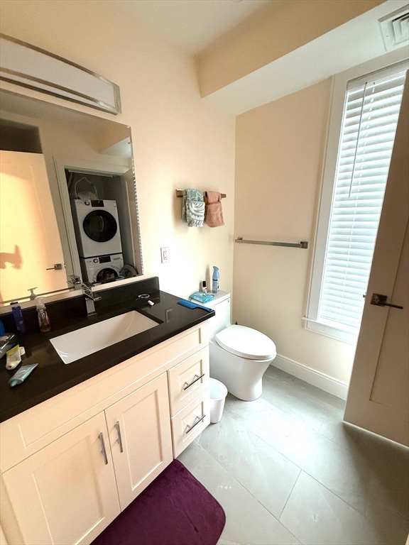 Studio bed, 1 bath apartment for rent at 22 Rogers St Unit 3, South Boston — photo 8 of 9