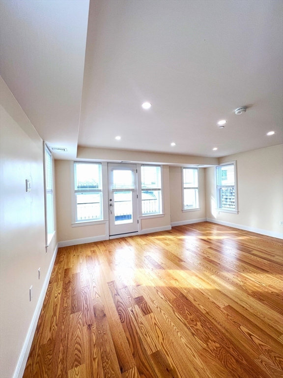 2 bed, 2 bath apartment for rent at 22 Rogers St Unit 4, South Boston — photo 3 of 10
