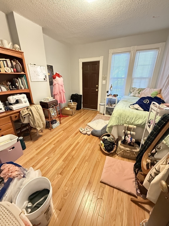 3 bed, 1 bath apartment for rent at 22 S Huntington Ave , Unit 2, Boston — photo 5 of 10