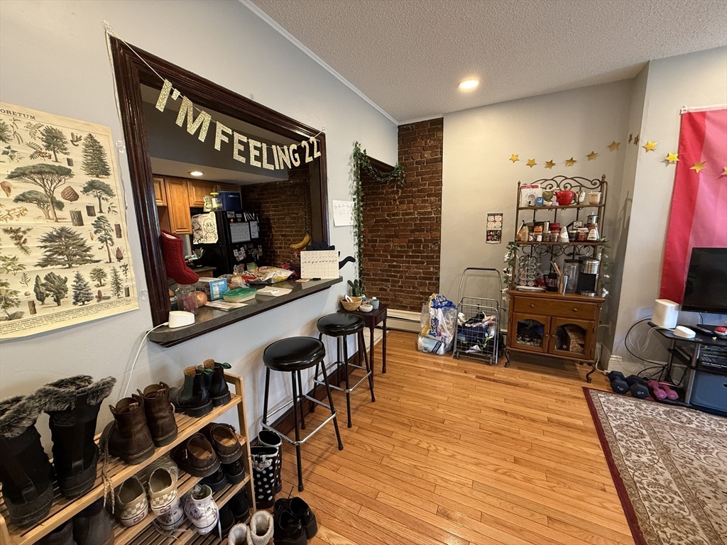 3 bed, 1 bath apartment for rent at 22 S Huntington Ave , Unit 2, Boston — photo 3 of 10
