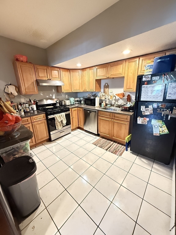 3 bed, 1 bath apartment for rent at 22 S Huntington Ave , Unit 2, Boston