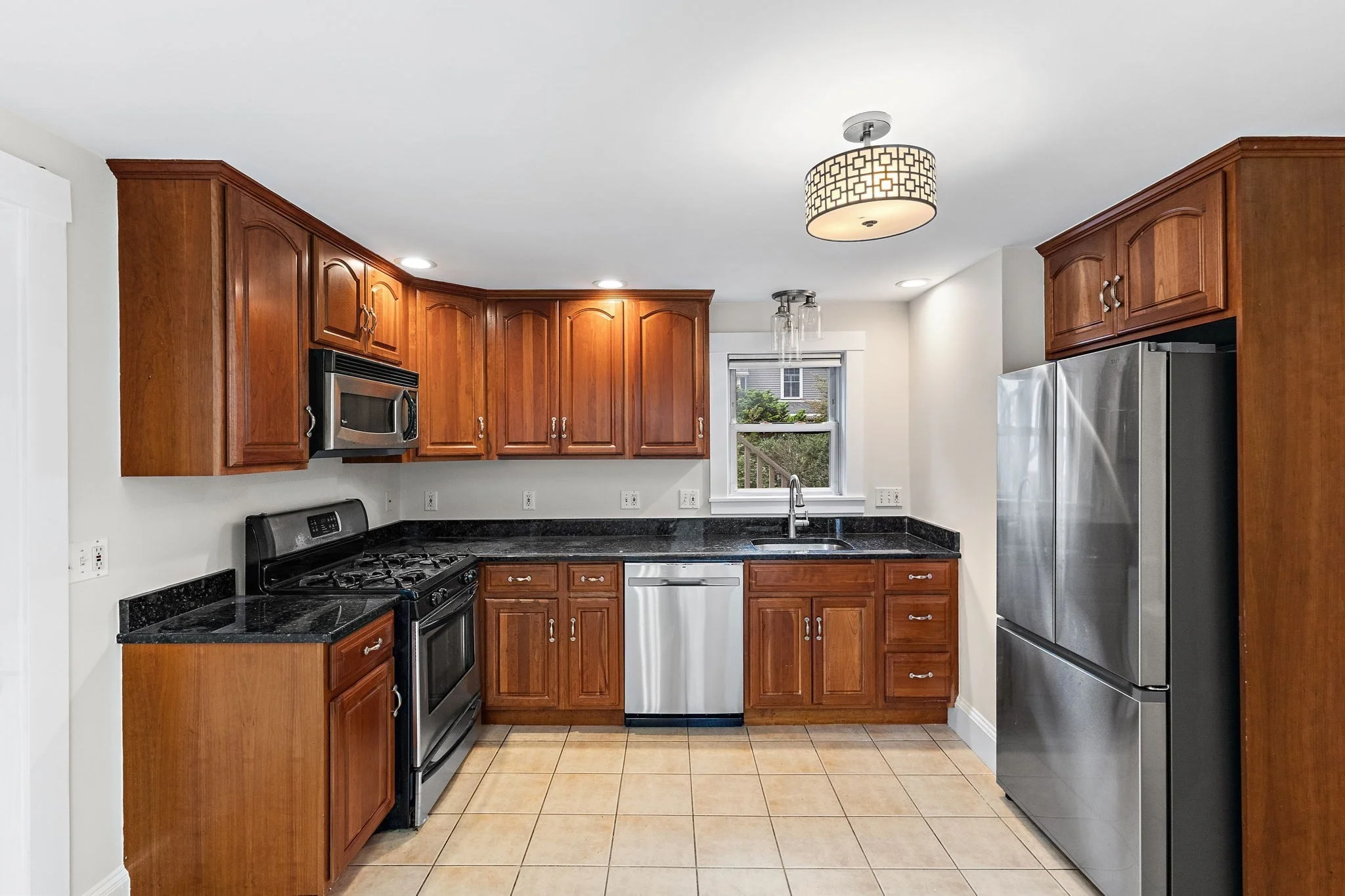 2 bed, 1 bath apartment for rent at 22 Salem St Unit 1, Winchester — photo 2 of 29