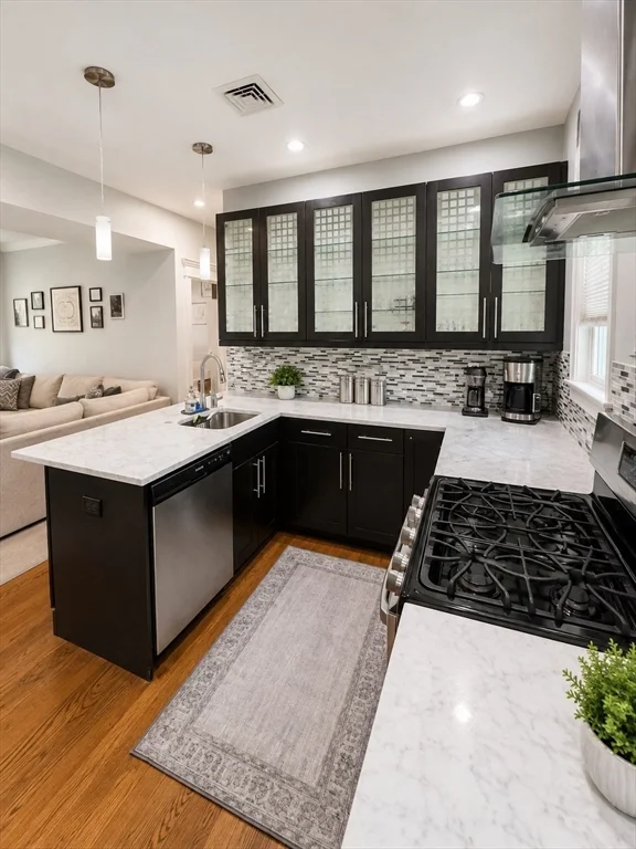 3 bed, 1 bath apartment for rent at 22 Santuit St Unit B, Dorchester — photo 3 of 18