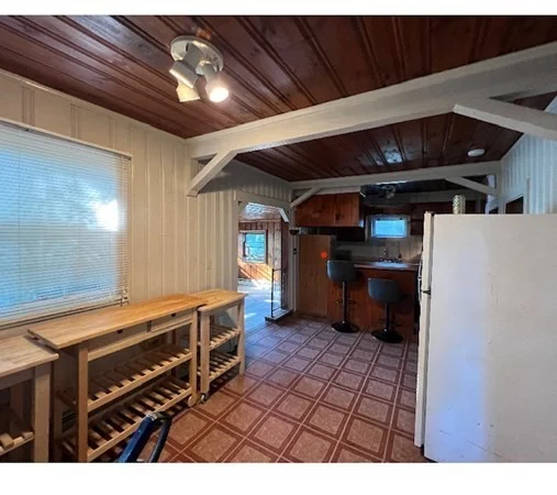 2 bed, 1 bath apartment for rent at 22 Saumur Ln, Bellingham — photo 10 of 29