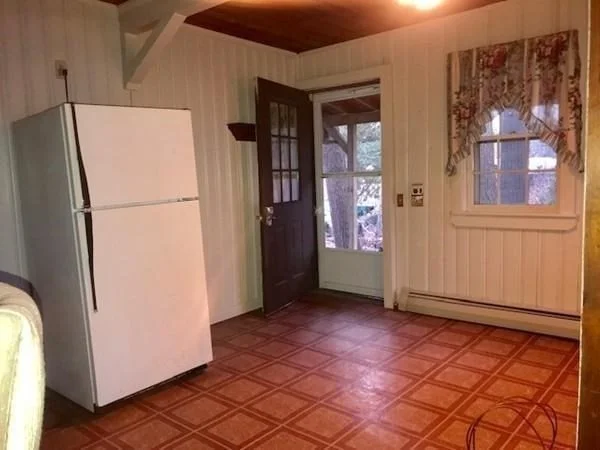 2 bed, 1 bath apartment for rent at 22 Saumur Ln, Bellingham — photo 9 of 29