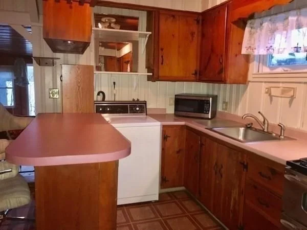 2 bed, 1 bath apartment for rent at 22 Saumur Ln, Bellingham — photo 11 of 29