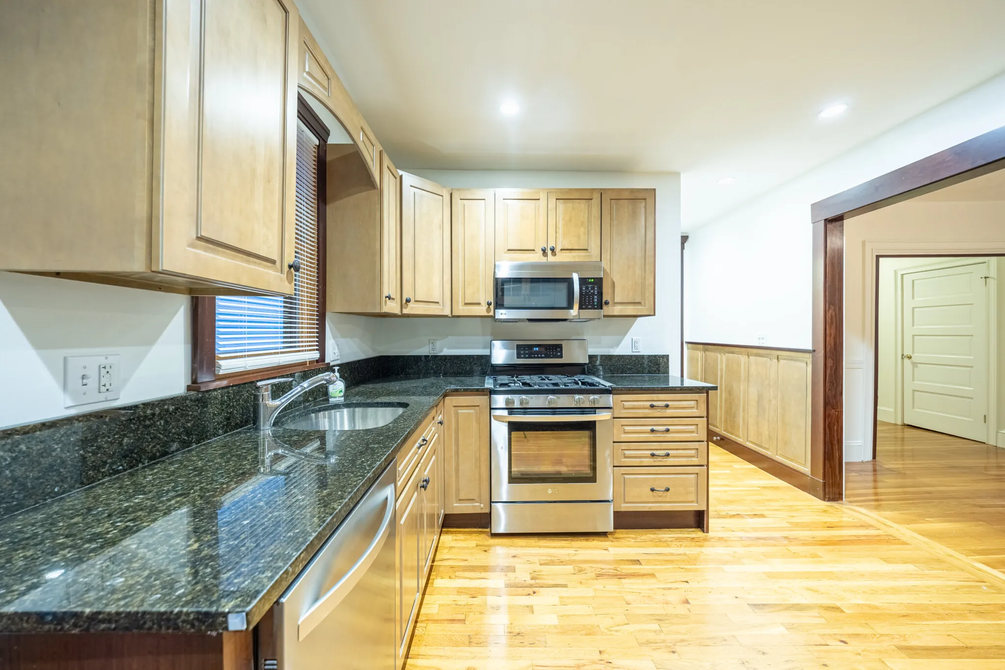 2 bed, 1 bath apartment for rent at 22 Saybrook St Unit 1, Oak Square — photo 8 of 22