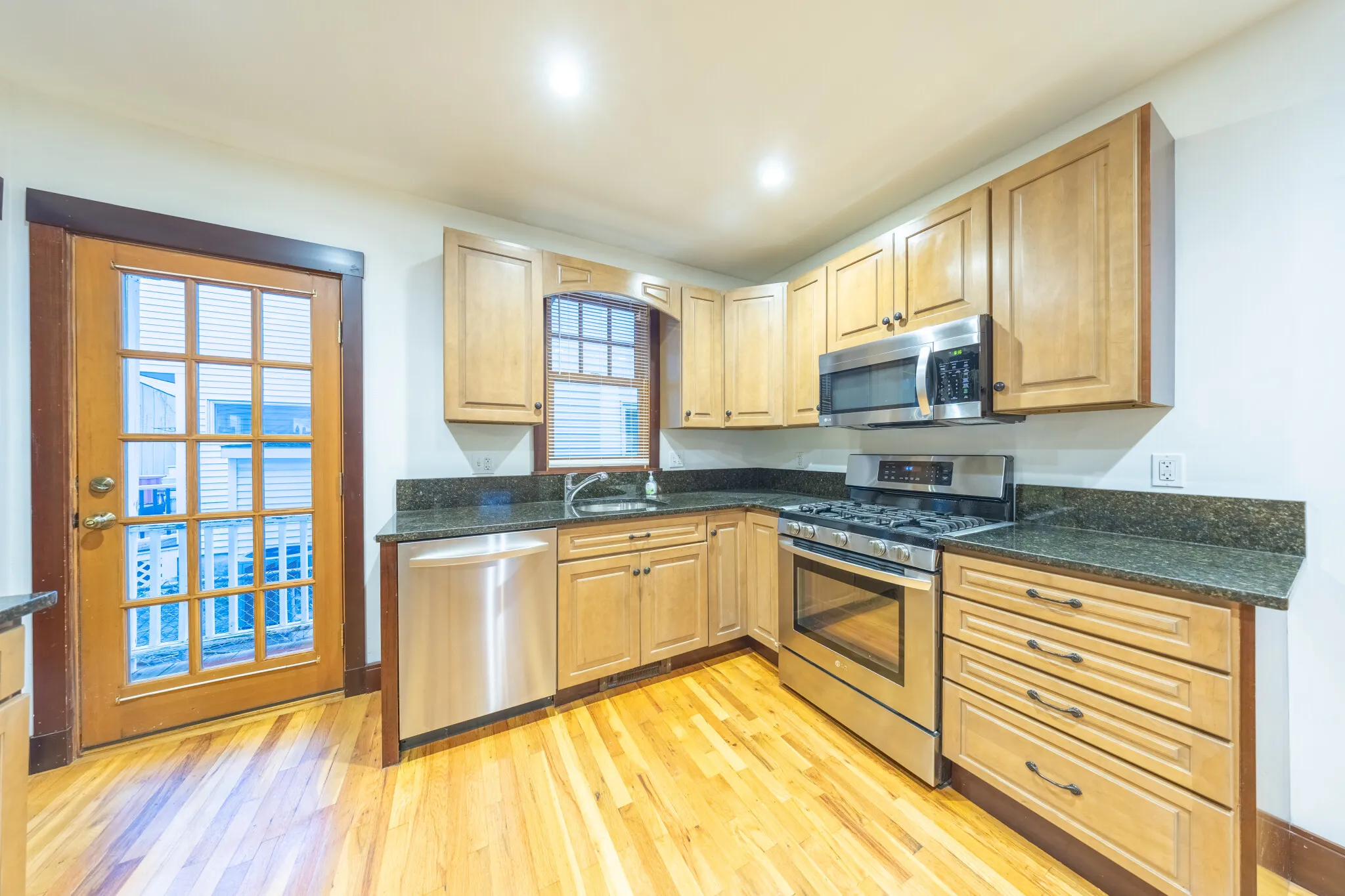 2 bed, 1 bath apartment for rent at 22 Saybrook St Unit 1, Oak Square — photo 9 of 22