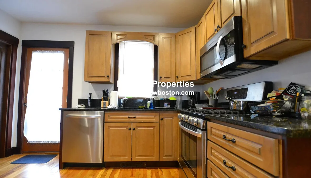 2 bed, 1 bath apartment for rent at 22 Saybrook St Unit 1P, Brighton