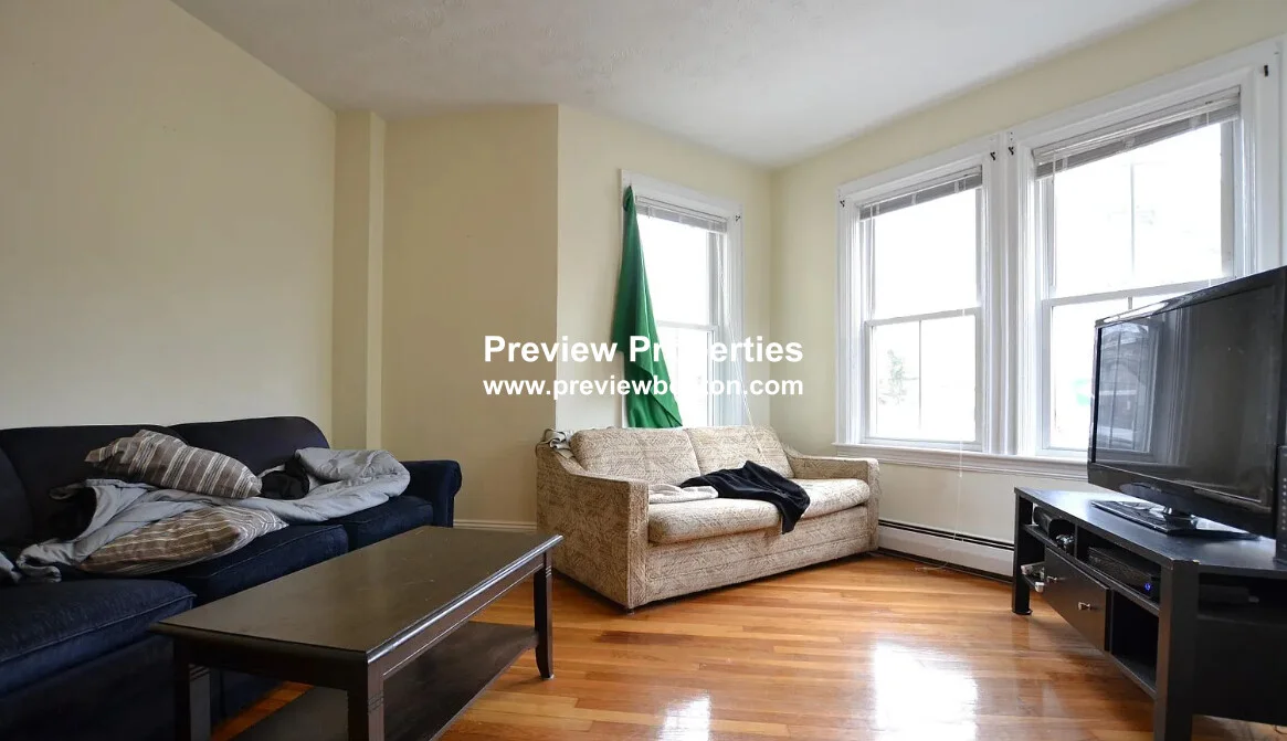 2 bed, 1 bath apartment for rent at 22 Saybrook St Unit 1P, Brighton — photo 5 of 8