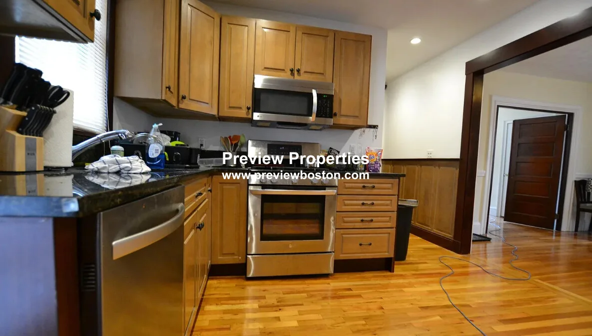 2 bed, 1 bath apartment for rent at 22 Saybrook St Unit 1P, Brighton — photo 2 of 8