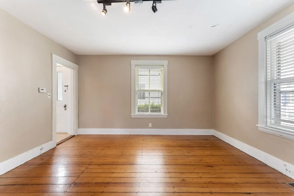 2 bed, 1 bath apartment for rent at 22 School St, Newton — photo 3 of 8