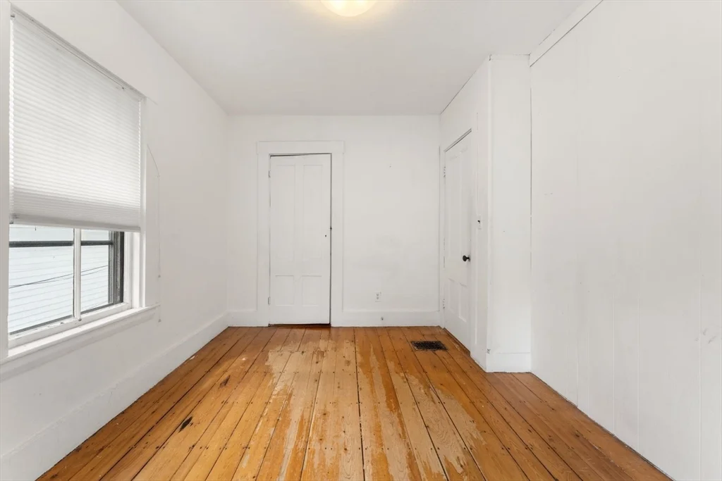 2 bed, 1 bath apartment for rent at 22 School St, Newton — photo 6 of 8