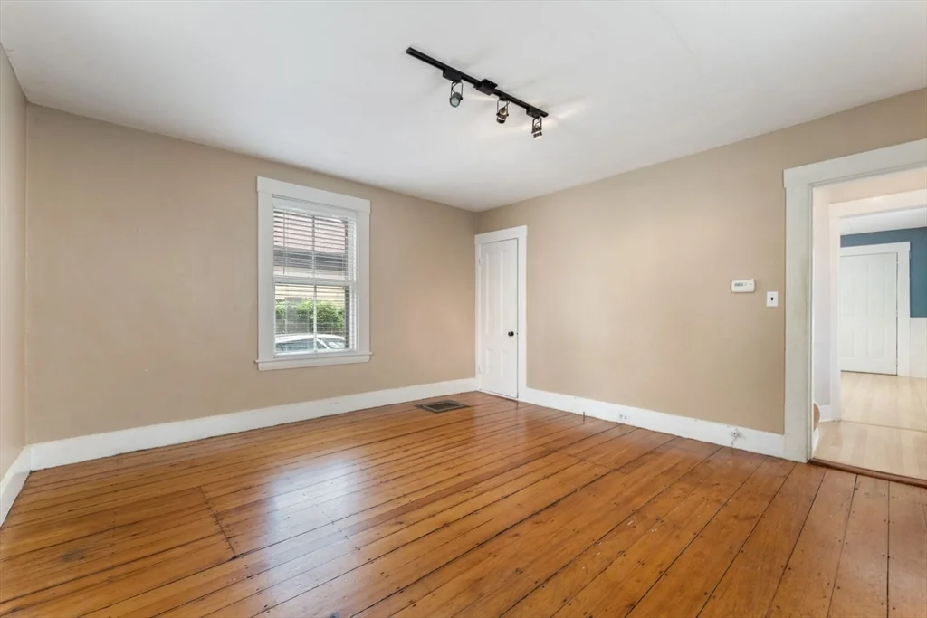 2 bed, 1 bath apartment for rent at 22 School St, Newton — photo 4 of 8