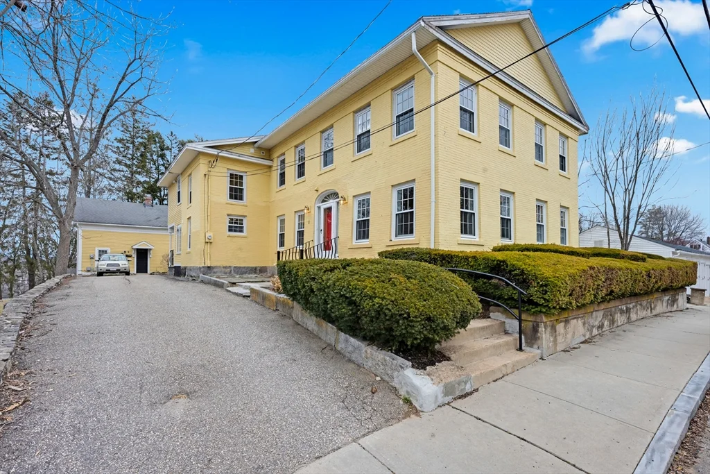 3 bed, 2 bath apartment for rent at 22 School St Unit 1, Southbridge — photo 1 of 24