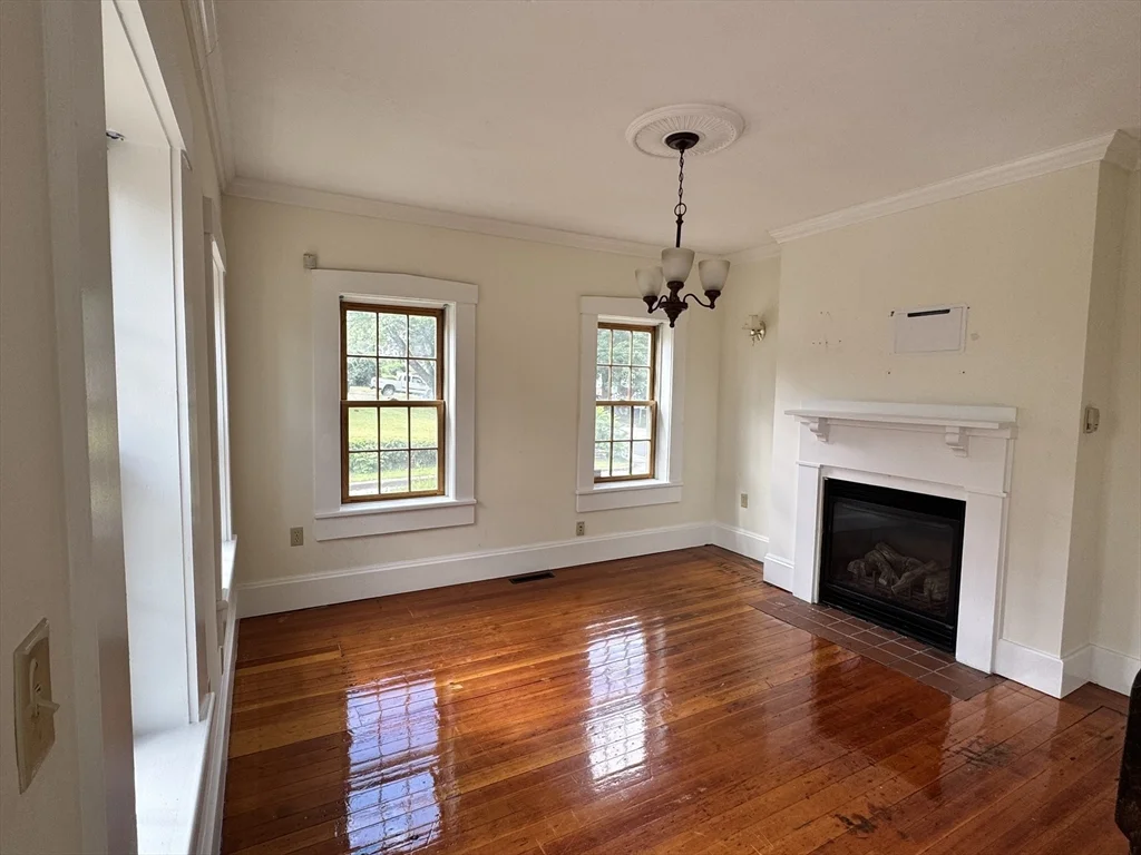 4 bed, 2 bath apartment for rent at 22 School St Unit 2, Southbridge — photo 4 of 20