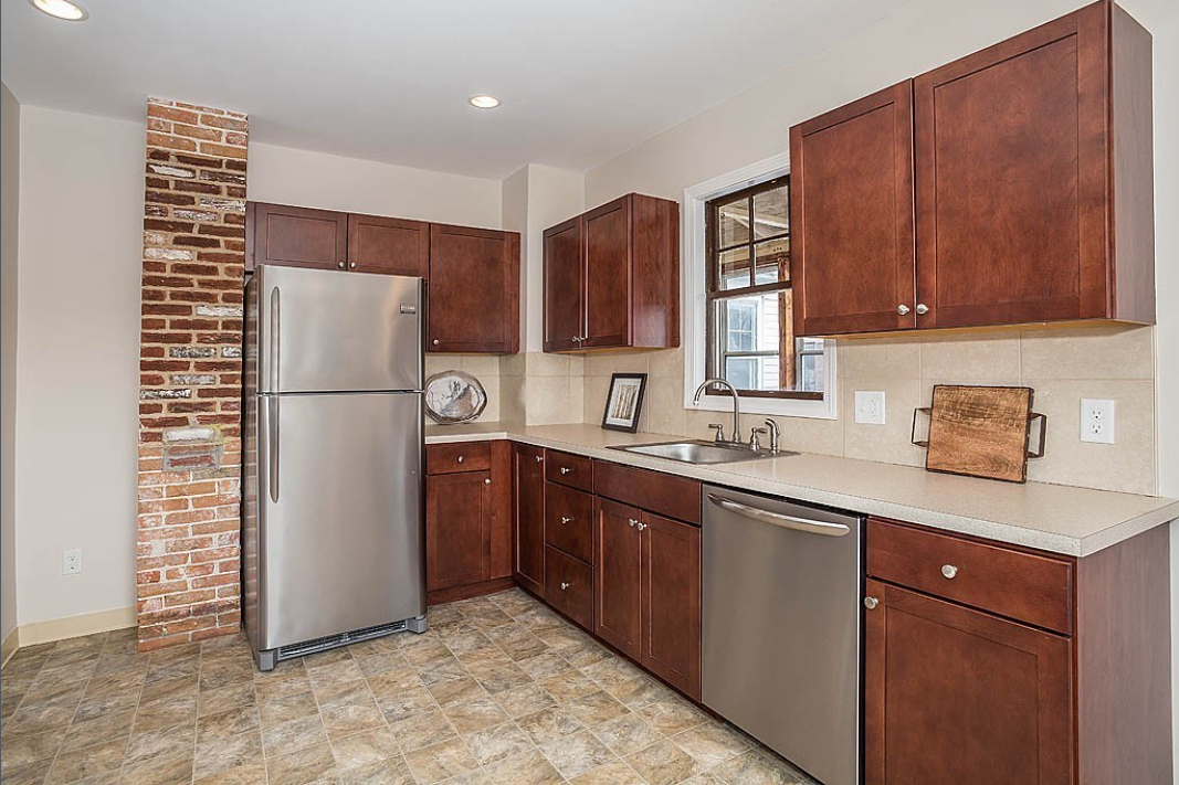 3 bed, 1 bath apartment for rent at 22 Scott St Unit 2, Woburn