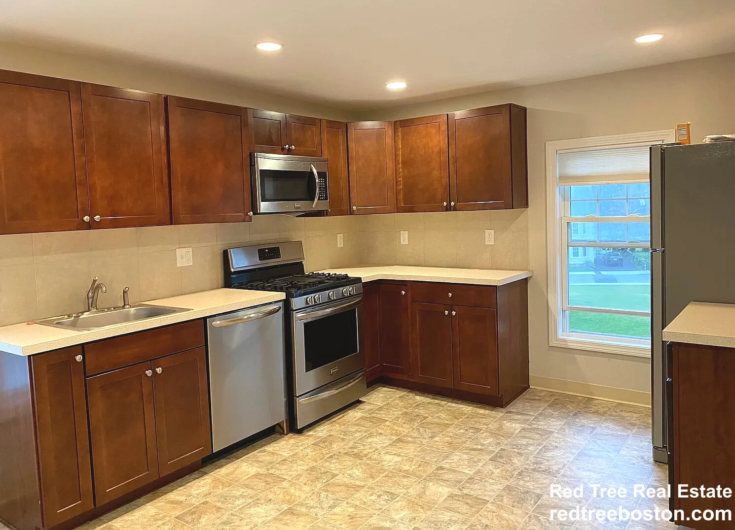 2 bed, 1 bath apartment for rent at 22 Scott St Unit A, Woburn