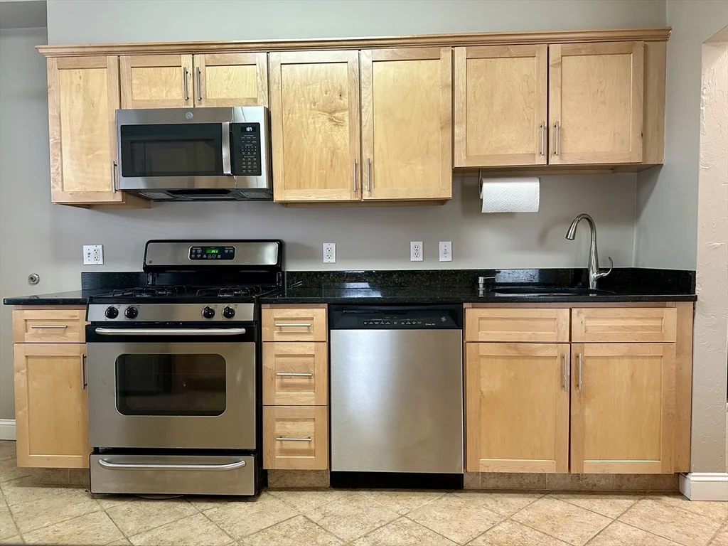 2 bed, 1 bath apartment for rent at 22 Sewall St Unit 2, Winter Hill — photo 3 of 14