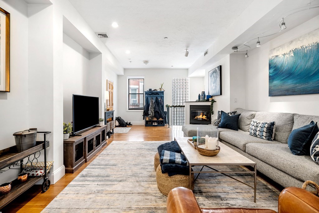 2 bed, 2 bath apartment for rent at 22 Sheafe St Unit 1, North End — photo 5 of 30
