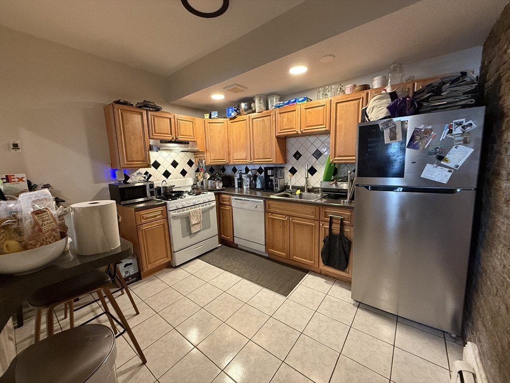 2 bed, 1 bath apartment for rent at 22 S Huntington Ave , Unit 1, Mission Hill — photo 3 of 8