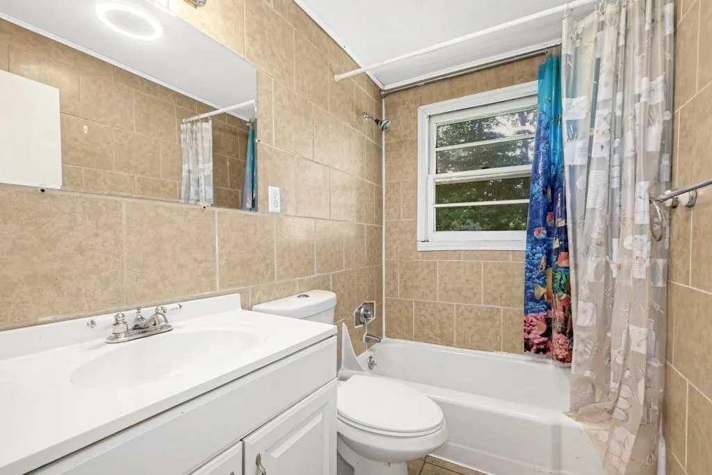 2 bed, 1 bath apartment for rent at 22 Southwest Cutoff Unit A, Northborough — photo 9 of 12