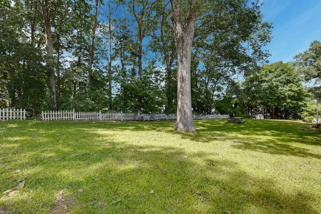 2 bed, 1 bath apartment for rent at 22 Southwest Cutoff Unit A, Northborough — photo 10 of 12