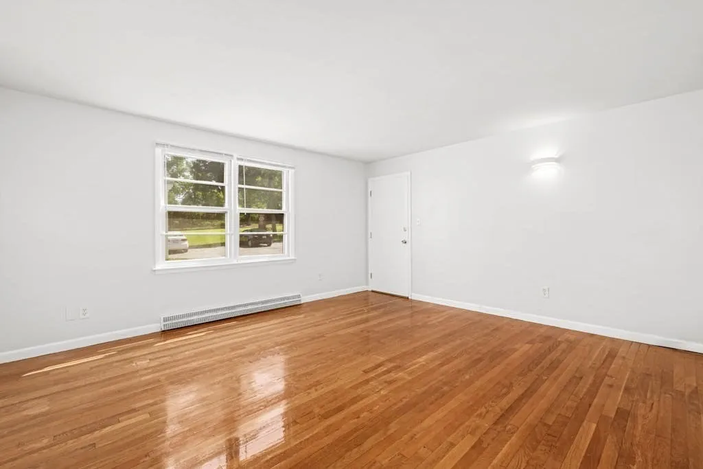 2 bed, 1 bath apartment for rent at 22 Southwest Cutoff Unit A, Northborough — photo 3 of 12