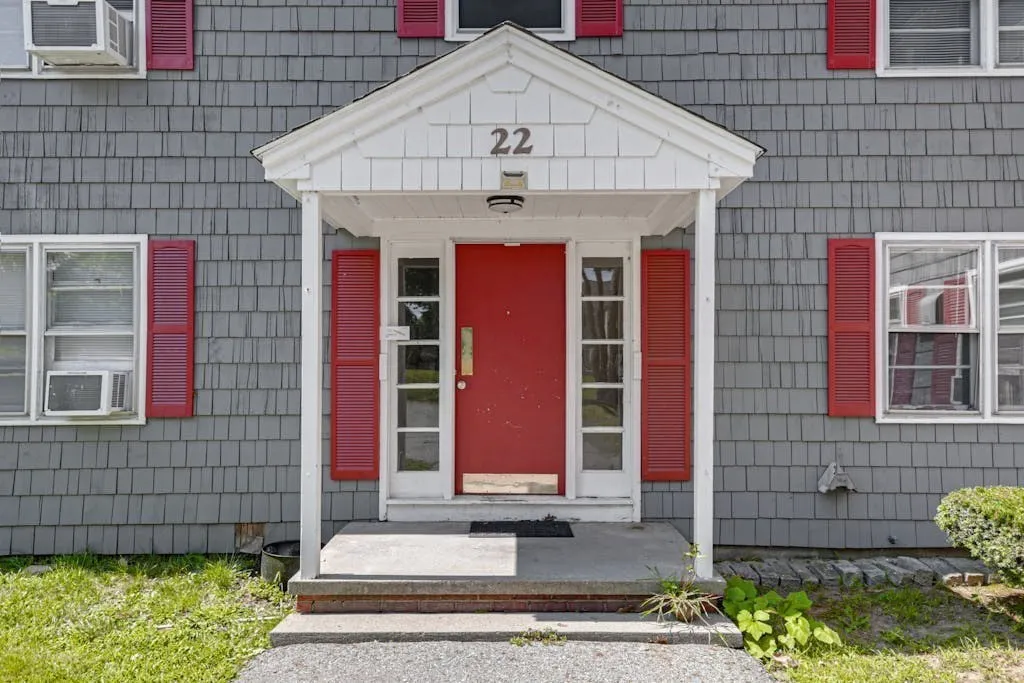 2 bed, 1 bath apartment for rent at 22 Southwest Cutoff Unit A, Northborough — photo 2 of 12