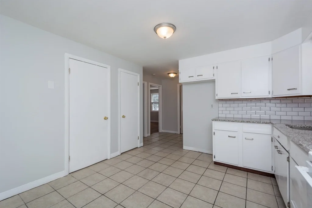 2 bed, 1 bath apartment for rent at 22 Southwest Cutoff Unit C, Northborough — photo 6 of 14
