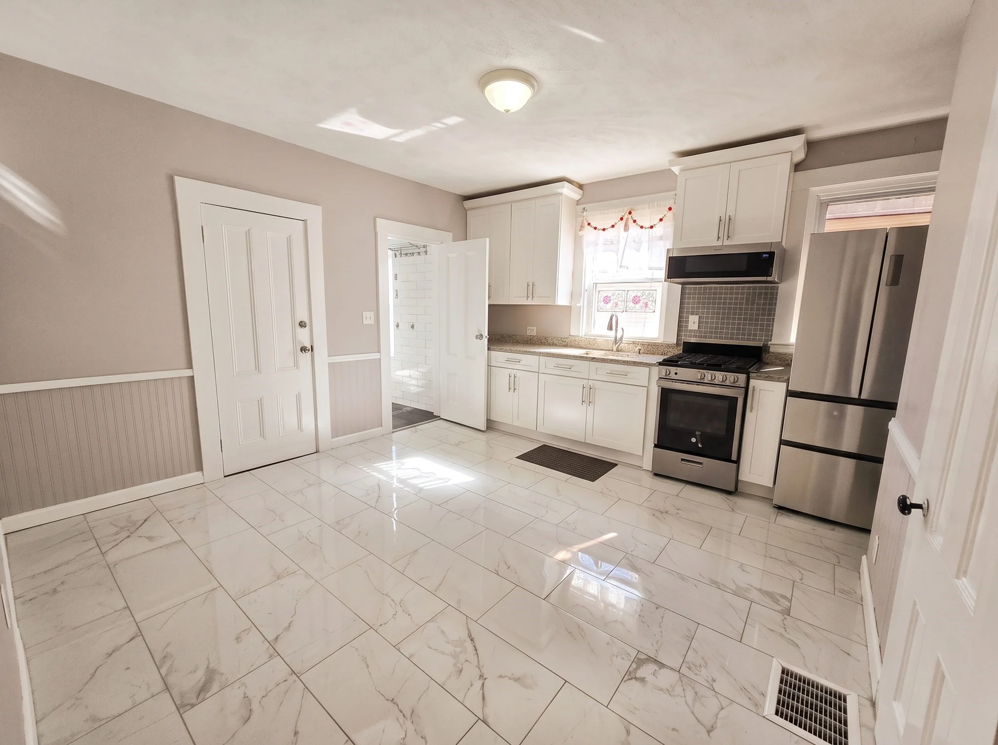 4 bed, 1 bath apartment for rent at 22 Stearns Unit 2, Malden — photo 2 of 8