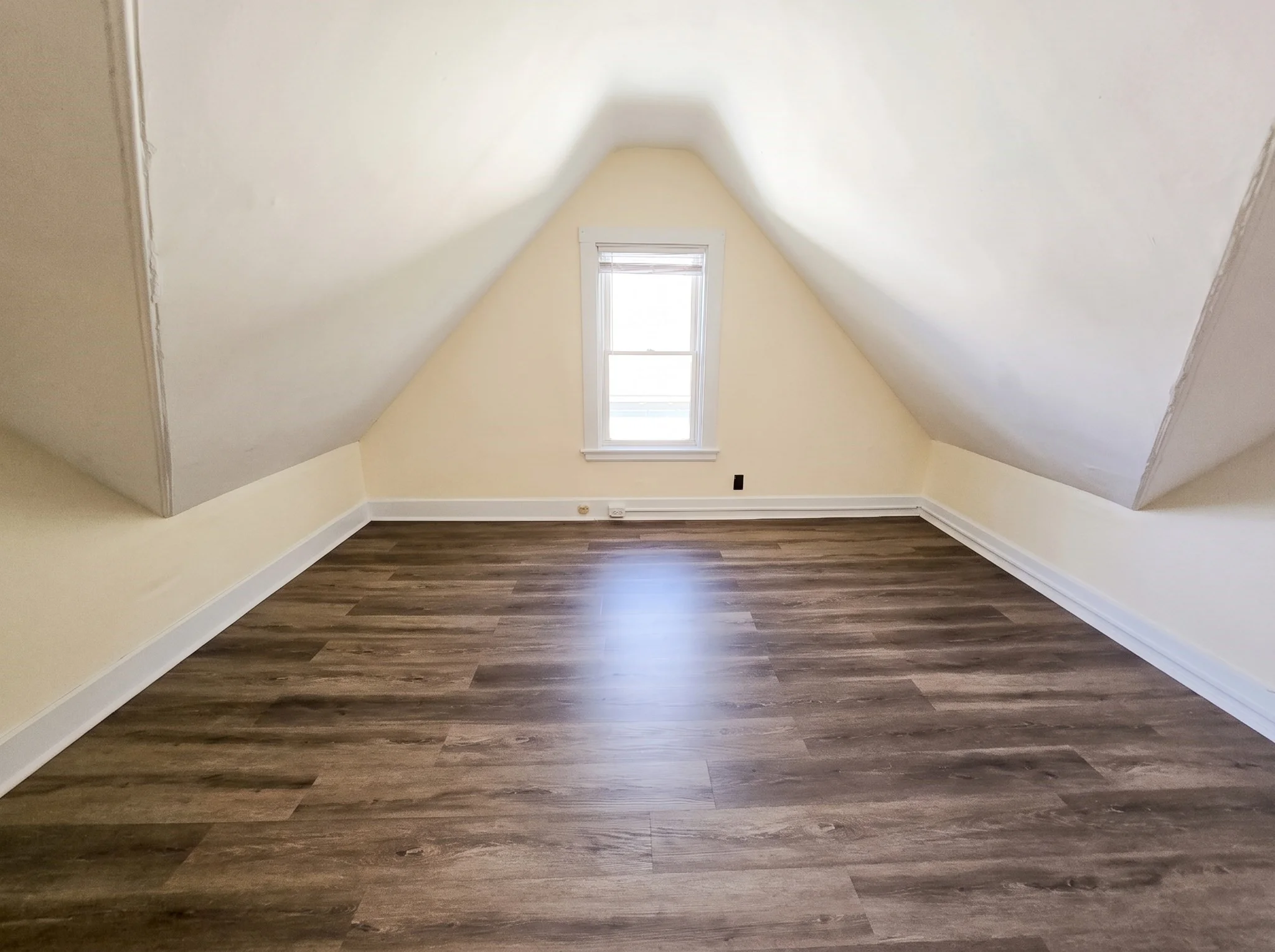 4 bed, 1 bath apartment for rent at 22 Stearns Unit 2, Malden — photo 6 of 8