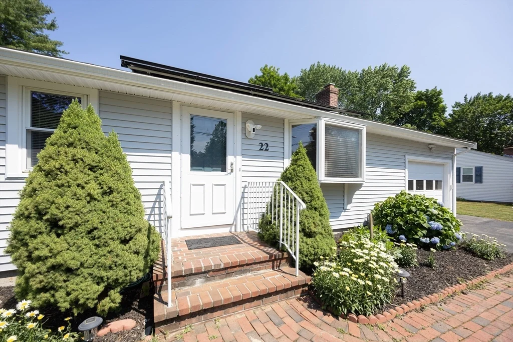 3 bed, 2 bath apartment for rent at 22 Suffolk Rd, Sharon — photo 41 of 42