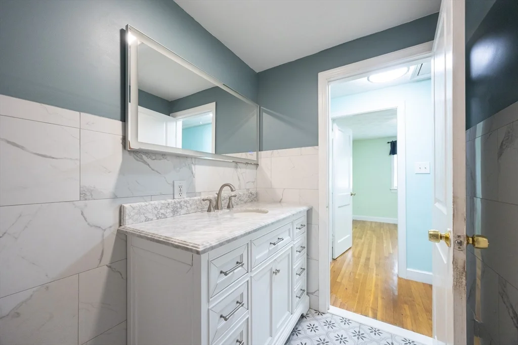 3 bed, 2 bath apartment for rent at 22 Suffolk Rd, Sharon — photo 3 of 42