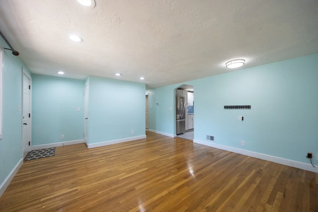 3 bed, 2 bath apartment for rent at 22 Suffolk Rd, Sharon — photo 20 of 42