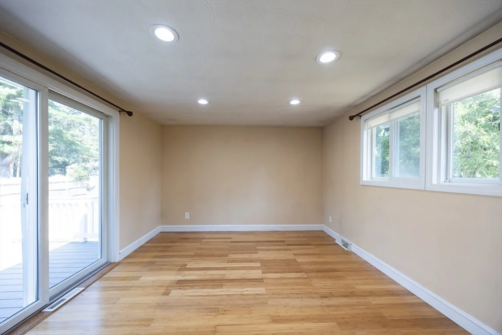 3 bed, 2 bath apartment for rent at 22 Suffolk Rd, Sharon — photo 14 of 42