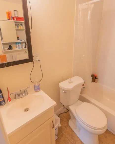 4 bed, 1 bath apartment for rent at 22 Suffolk St Unit 2, The Port — photo 9 of 20