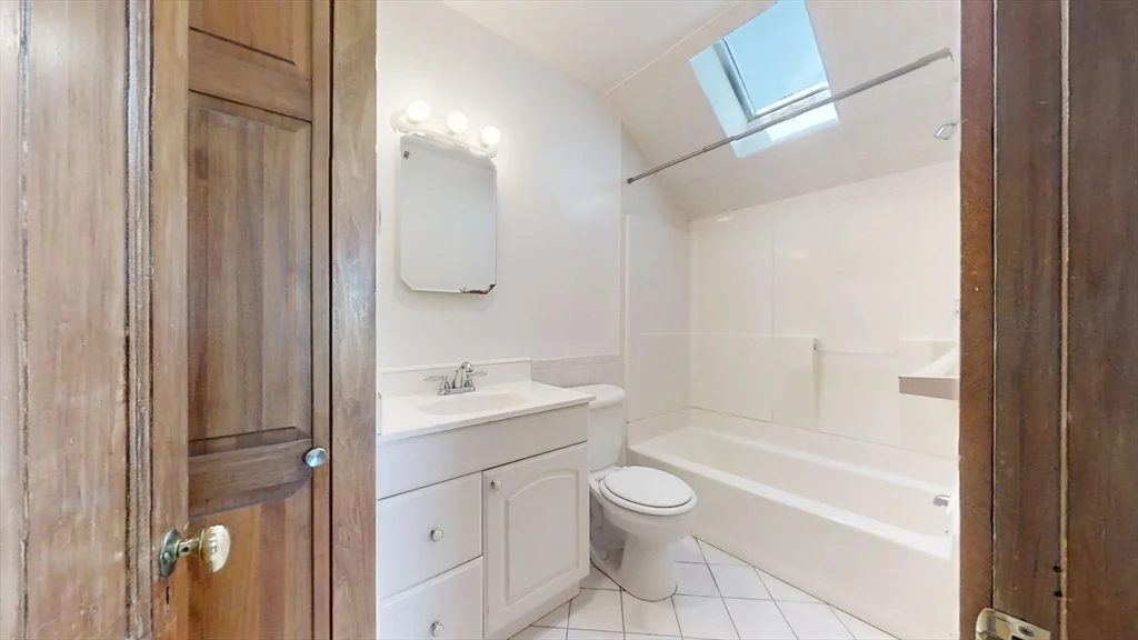 1 bed, 2 bath apartment for rent at 22 Summer Ave Unit 3, Waltham — photo 7 of 10