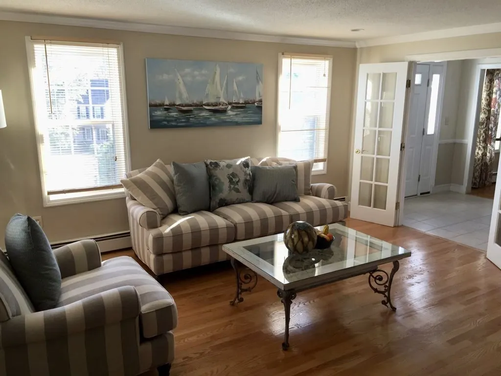 4 bed, 2 bath apartment for rent at 22 Sunrise, Bradford — photo 4 of 14