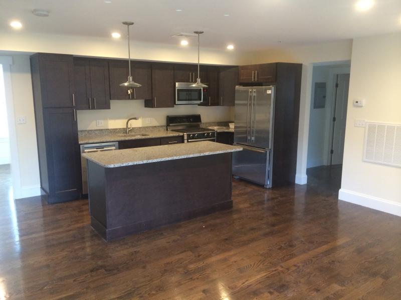 4 bed, 2 bath apartment for rent at 22 Sunset St Unit #3, Mission Hill — photo 2 of 3