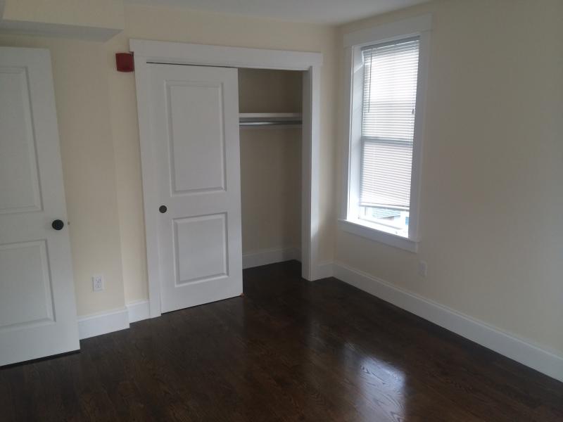 4 bed, 2 bath apartment for rent at 22 Sunset St Unit #3, Mission Hill — photo 3 of 3