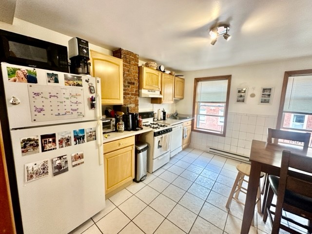 1 bed, 1 bath apartment for rent at 22 Thacher St Unit 4, North End — photo 4 of 16