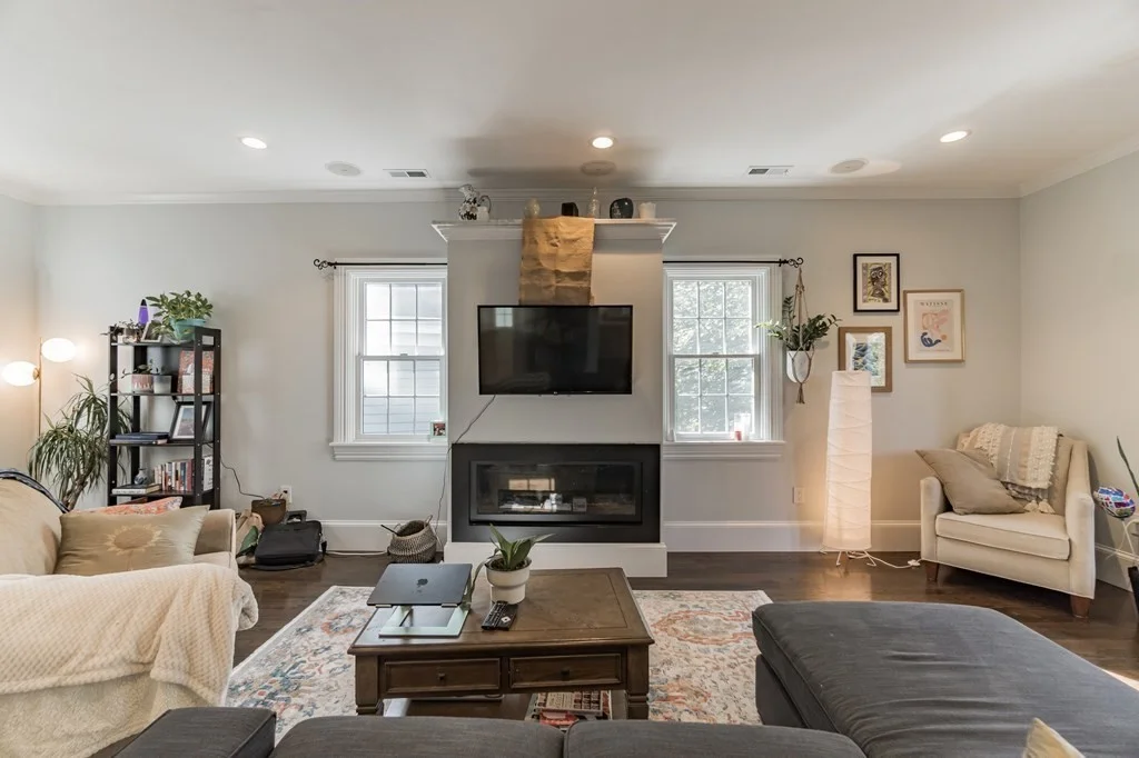 3 bed, 2 bath apartment for rent at 22 Thwing St Unit 2, Roxbury — photo 4 of 20
