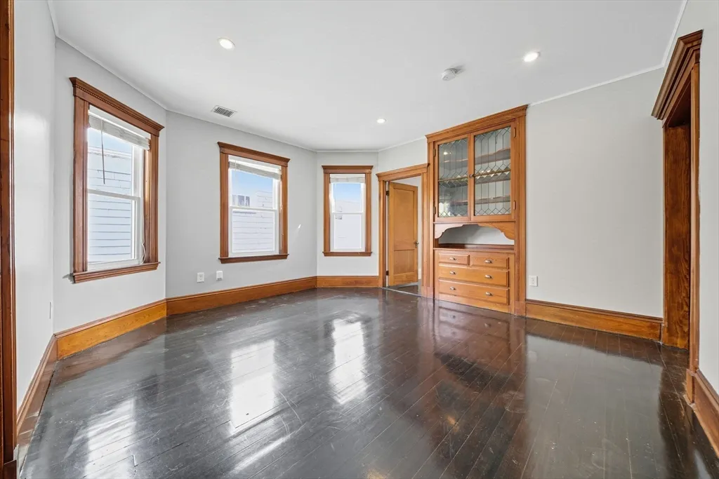 3 bed, 1 bath apartment for rent at 22 Trescott Unit 3, Dorchester — photo 7 of 22