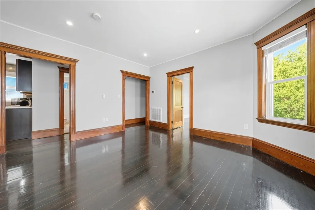 3 bed, 1 bath apartment for rent at 22 Trescott Unit 3, Dorchester — photo 9 of 22